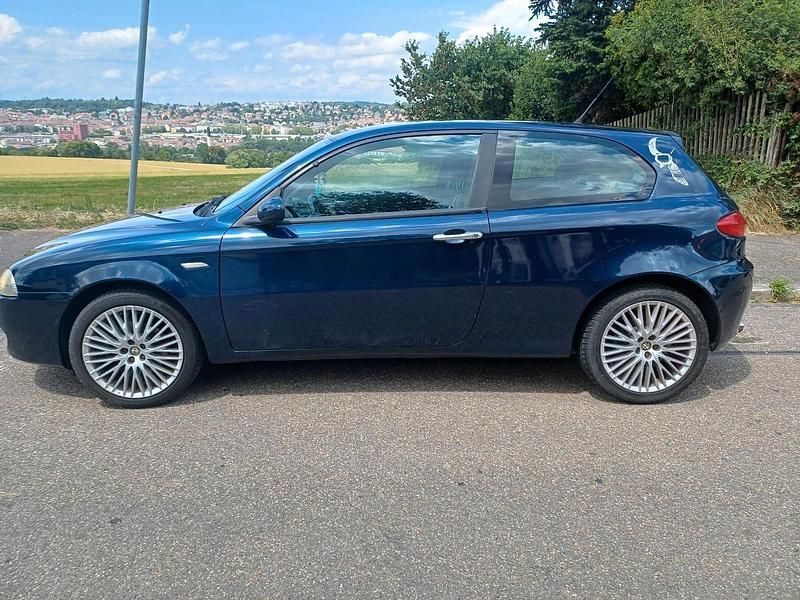 Blau Gebraucht 2008 Alfa Romeo 147 Kleinwagen | 1.800 € (Fairer Preis) - Bild 1/4