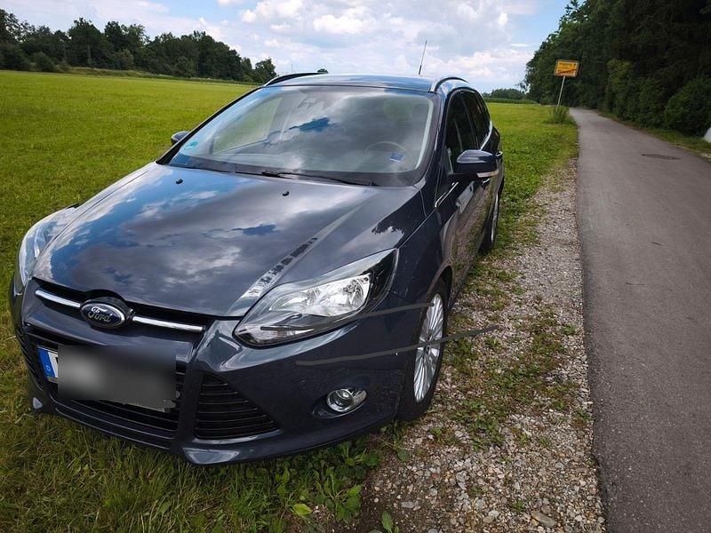 Andere farben Gebraucht 2012 Ford Focus Titanium Kombi | 4.300 € (Guter Preis) - Bild 1/4