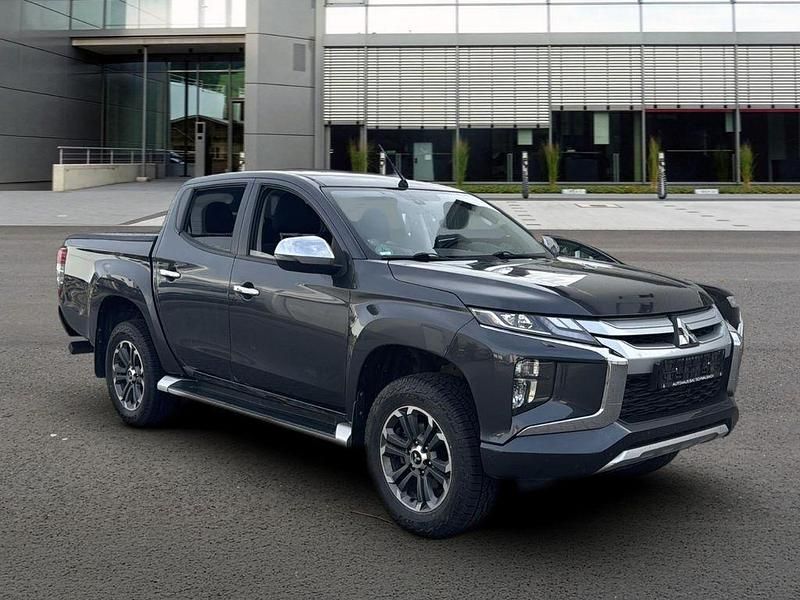 Gebraucht Mitsubishi L200 Select 150 PS (110 kW) 2021 Grau Pickup