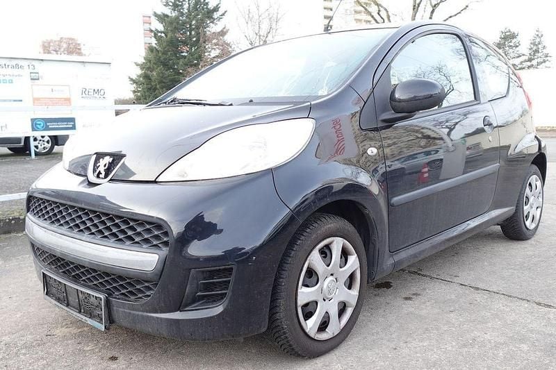 Gebraucht Peugeot 107 Filou 68 PS (50 kW) 2011 Noir caldera Kleinwagen