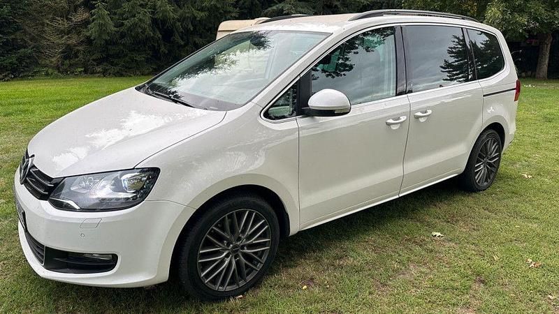 Weiß Gebraucht 2013 VW Sharan Comfortline Van / Kleinbus | 11.750 € (Guter Preis) - Bild 1/4