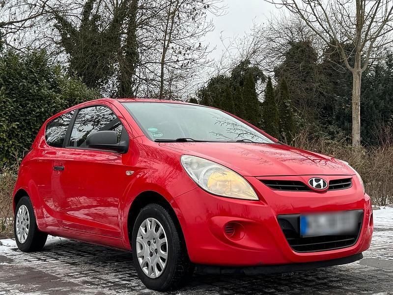 Rot Gebraucht 2010 Hyundai i20 Kleinwagen | 2.500 € (Fairer Preis) - Bild 1/4