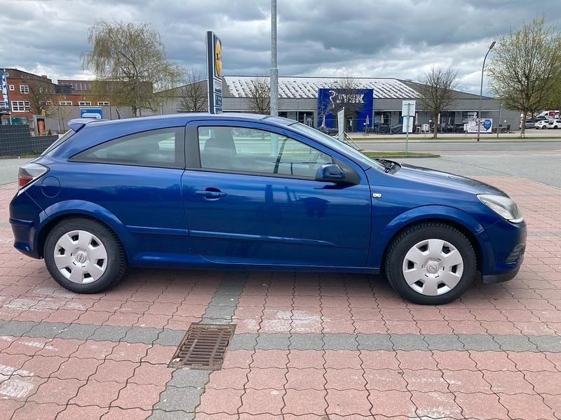 Używany Opel Astra 102 KM (75 kW) 2005 Niebieski Coupe