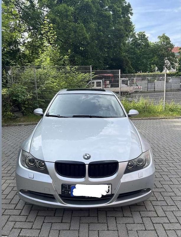 Gebraucht 2005 BMW 320 Limousine | 5.000 € (Etwas zu teuer) - Bild 1/4
