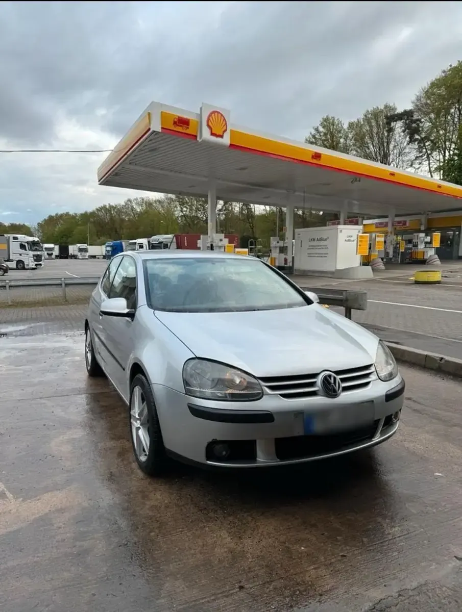 Gebraucht VW Golf 75 PS (55 kW) 2003 Silber Coupé