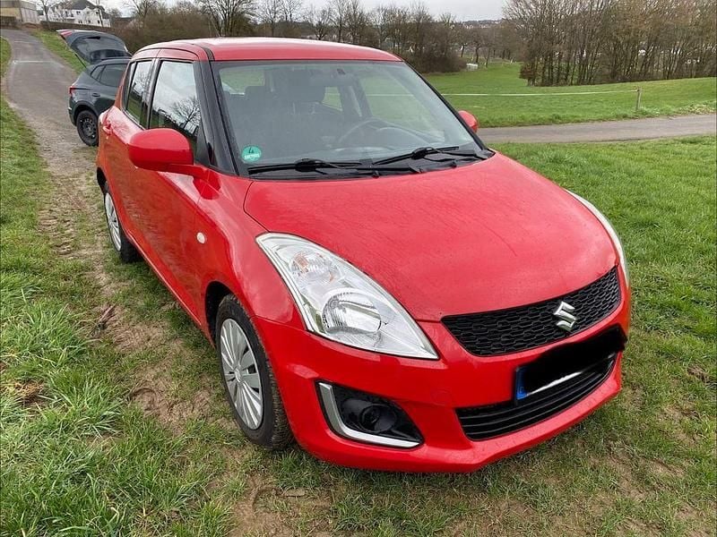 Gebraucht Suzuki Swift 94 PS (69 kW) 2013 Rot Kleinwagen
