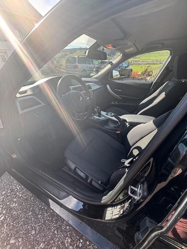 Second-hand BMW 320 184 CP (135 kW) 2013 Negru Break