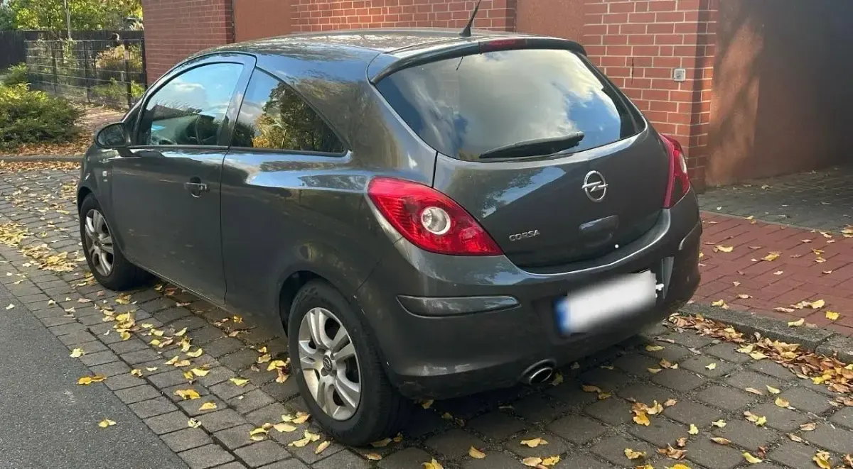 Używany Opel Corsa 84 KM (61 kW) 2011 Szary Hatchback
