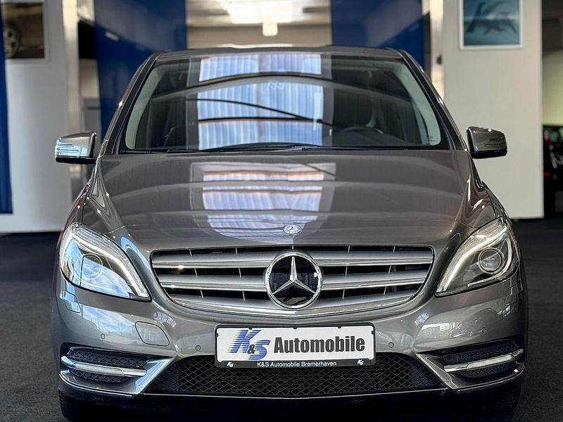 Gebraucht Mercedes B200 156 PS (114 kW) 2012 Grau Van / Kleinbus