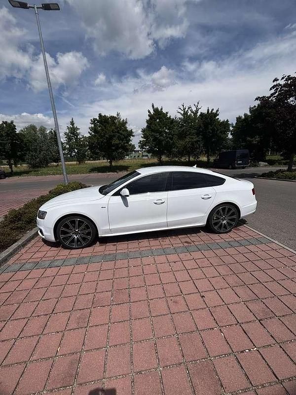 Gebraucht 2011 Audi A5 Sportback S-Line Kleinwagen | 11.500 € - Bild 1/4