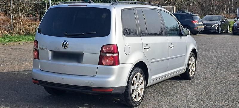 Gebraucht VW Touran 105 PS (77 kW) 2008 Silber Van / Kleinbus