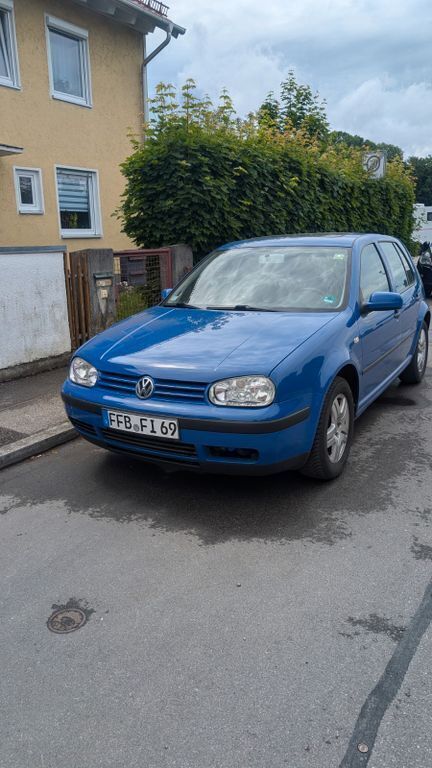 Blau Gebraucht 2001 VW Golf IV Edition Limousine | 1.650 € (Guter Preis) - Bild 1/4