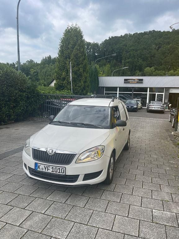 Weiß Gebraucht 2014 Skoda Roomster Kombi | 3.900 € (Superpreis) - Bild 1/4