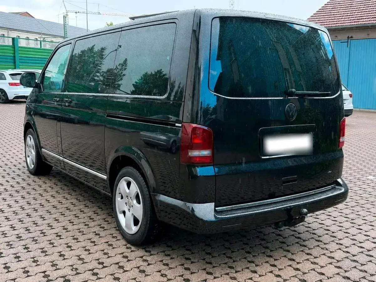 Gebraucht VW Multivan Highline 179 PS (131 kW) 2011 Schwarz Van / Kleinbus