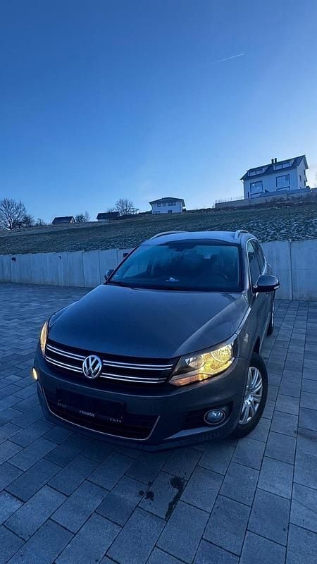 Grau Gebraucht 2012 VW Tiguan SUV | 6.950 € (Superpreis) - Bild 1/4