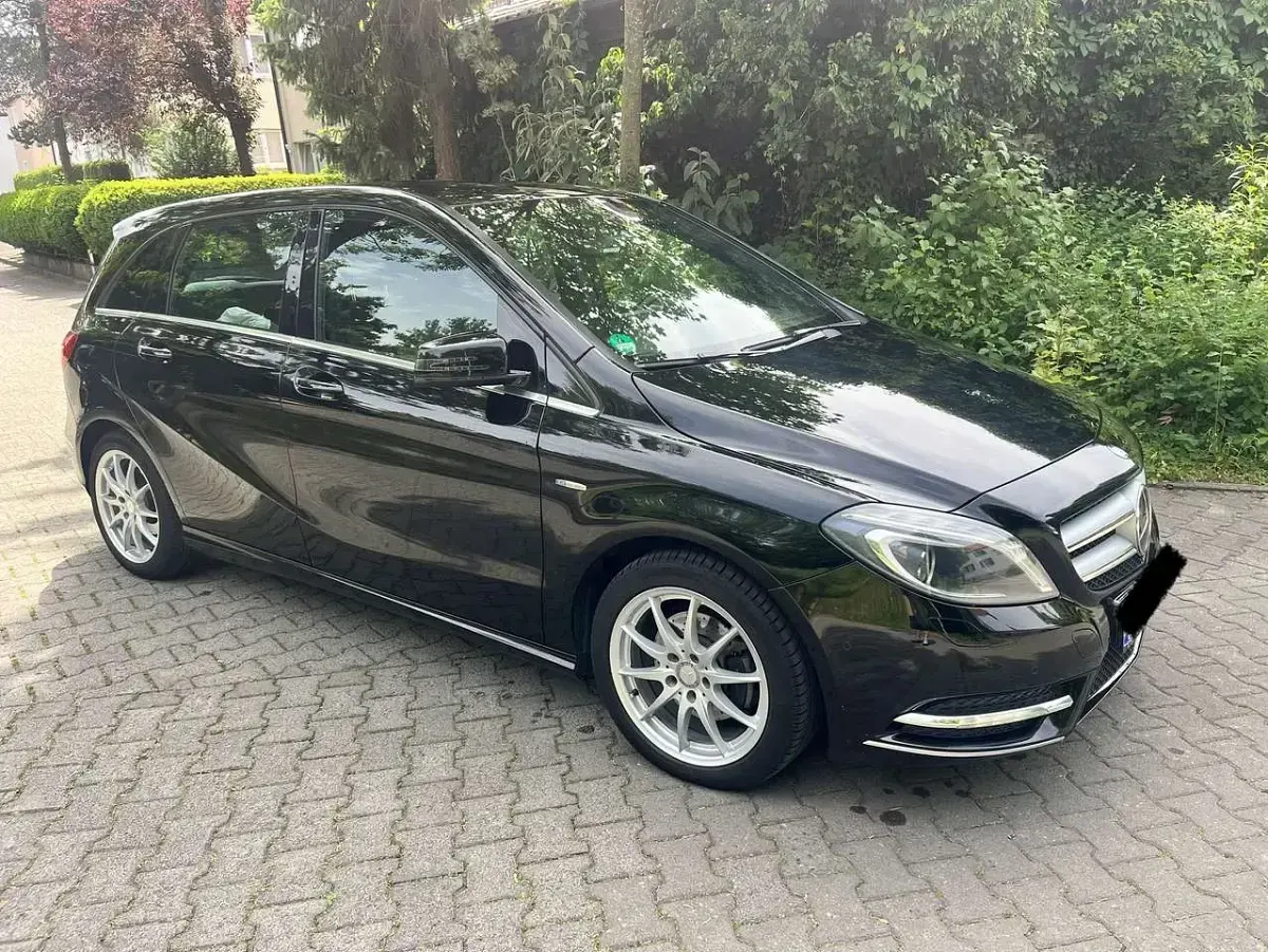 Gebraucht Mercedes B180 109 PS (80 kW) 2012 Van / Kleinbus