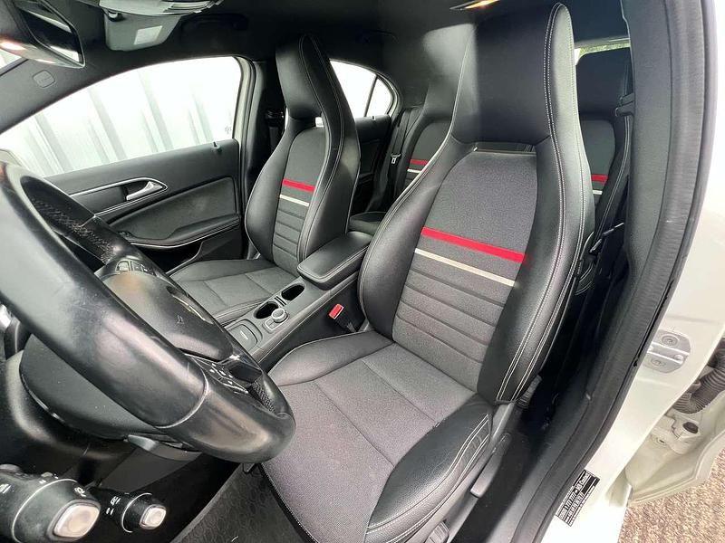 Gebraucht Mercedes A180 Style 122 PS (89 kW) 2015 Weiß Kleinwagen
