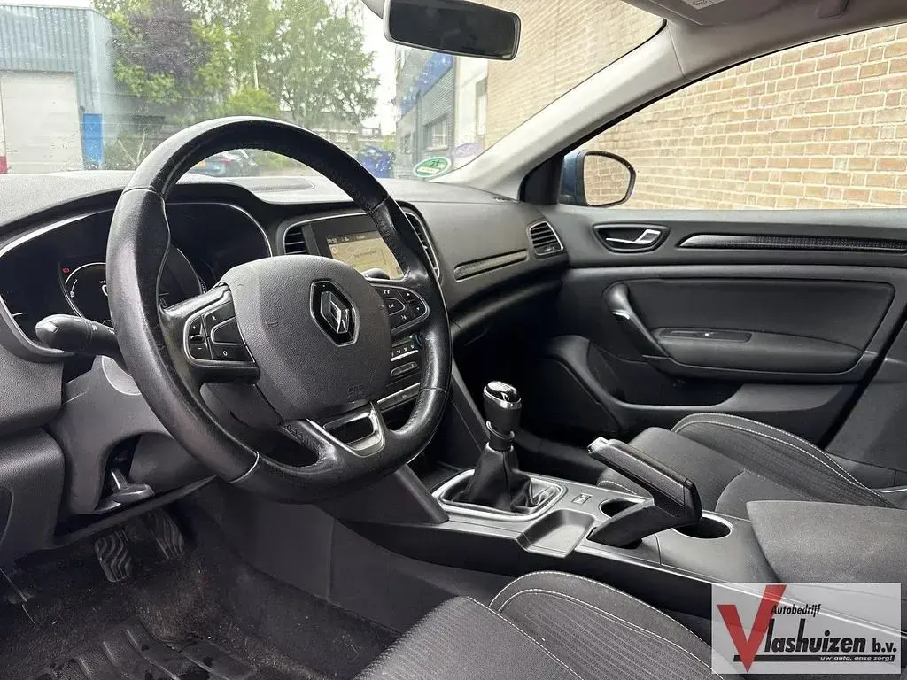 Gebraucht Renault Mégane Zen 131 PS (96 kW) 2017 Blau Kombi