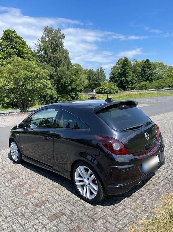 Gebraucht Opel Corsa Color Edition 150 PS (110 kW) 2011 Schwarz Limousine