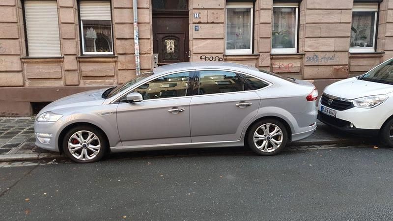 Silber Gebraucht 2011 Ford Mondeo Titanium Limousine | 8.200 € (Etwas zu teuer) - Bild 1/4