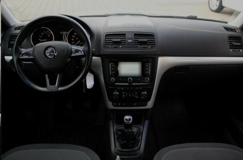 Gebraucht Skoda Yeti 101 PS (74 kW) 2015 Beige SUV