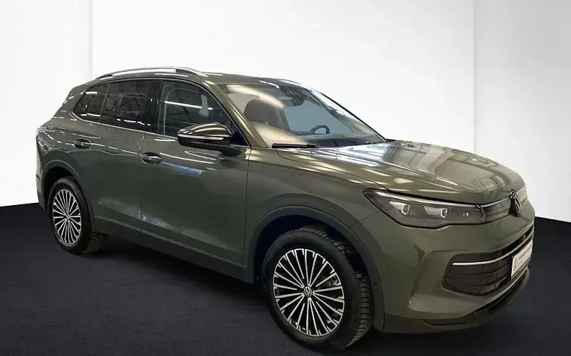 Neu VW Tiguan 150 PS (110 kW) 2026 Grün SUV