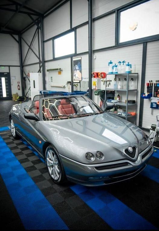 Grau Gebraucht 2001 Alfa Romeo Spider Cabrio | 11.000 € - Bild 1/4