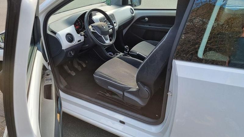 Gebraucht Seat Mii Chic 60 PS (44 kW) 2017 Weiß Kleinwagen