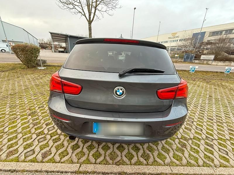 Gebraucht BMW 118 Sport Line 150 PS (110 kW) 2015 Grau Kleinwagen