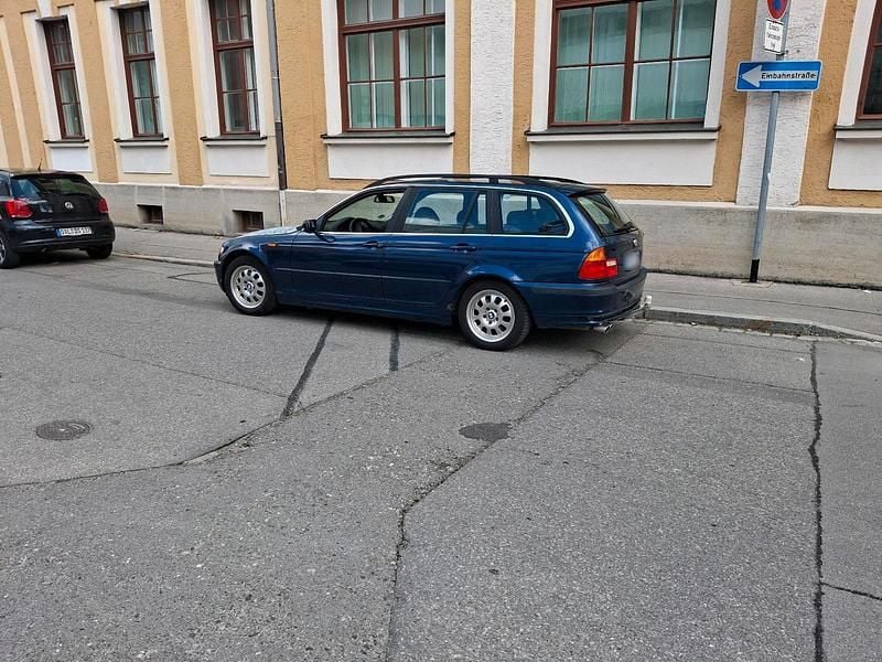 Second-hand BMW 325 192 CP (141 kW) 2004 Albastru Break