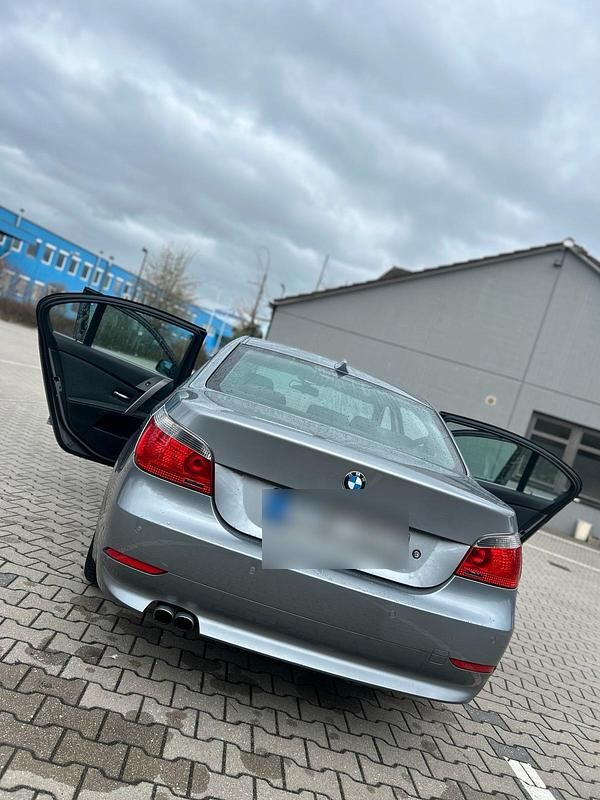 Usata BMW 520 170 CV (125 kW) 2005 Grigio Berlina