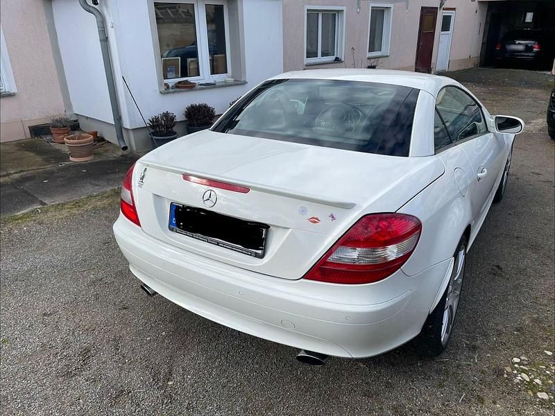 Gebraucht Mercedes SLK200 163 PS (119 kW) 2007 Weiß Cabrio