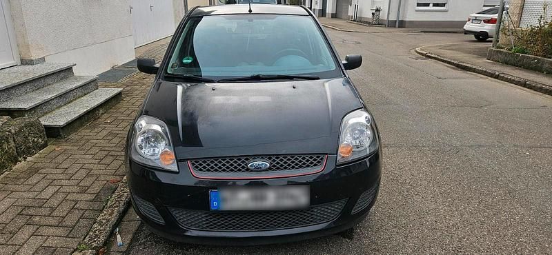 Schwarz Gebraucht 2006 Ford Fiesta Kombi | 1.950 € - Bild 1/4