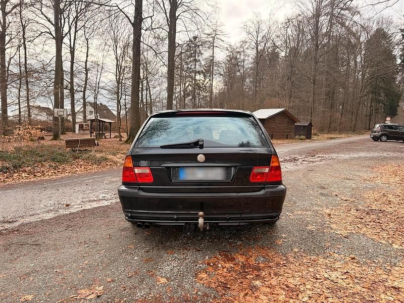 Gebraucht BMW 320 170 PS (125 kW) 2003 Schwarz Kombi