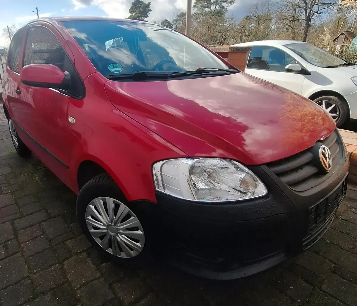 Second-hand VW Fox 90 CP (66 kW) 2005 Roșu Hatchback