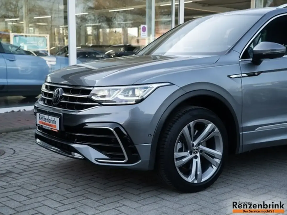 Gebraucht VW Tiguan Allspace R-line 200 PS (147 kW) 2022 Platinum grey metallic (metallic) SUV