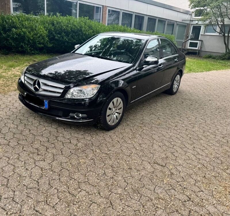 Schwarz Gebraucht 2007 Mercedes C180 Avantgarde Limousine | 5.500 € (Superpreis) - Bild 1/4