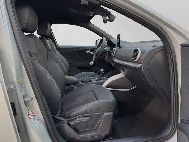 Gebraucht Audi Q2 S-Line 150 PS (110 kW) 2024 Tausilber metallic SUV