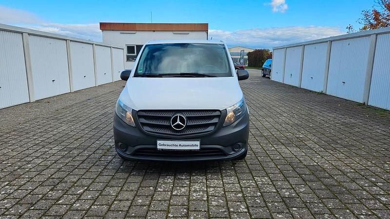 Weiß Gebraucht 2018 Mercedes Vito Van / Kleinbus | 13.900 € (Superpreis) - Bild 1/4