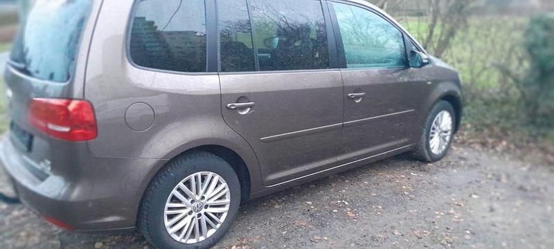 Gebraucht VW Touran Cup 105 PS (77 kW) 2015 Braun Van / Kleinbus
