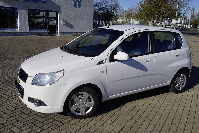 Gebraucht Chevrolet Aveo 84 PS (61 kW) 2009 Weiß Limousine