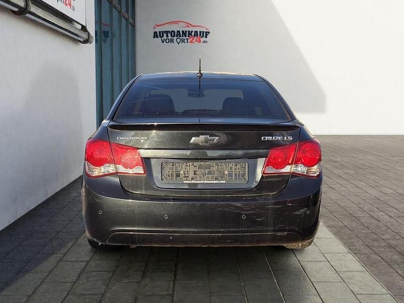 Gebraucht Chevrolet Cruze LT 150 PS (110 kW) 2011 Karbonschw graphitschw midnigh (grau) Limousine