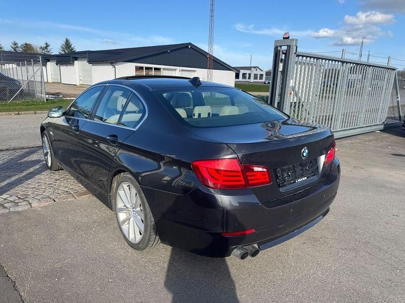Gebraucht BMW 520 184 PS (135 kW) 2012 Grau Limousine