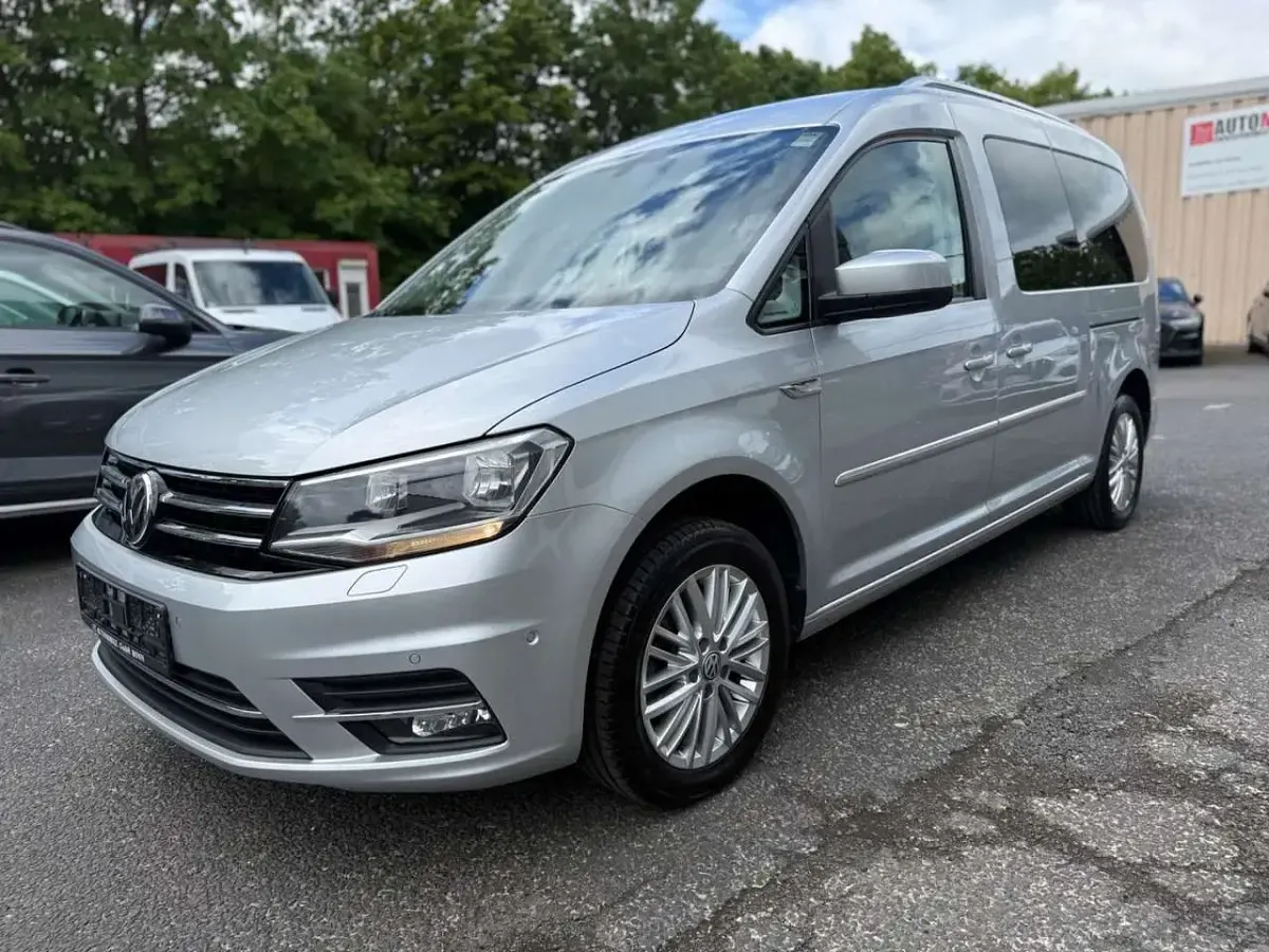 Używany VW Caddy Maxi Highline 150 KM (110 kW) 2016 Srebrny Minivan