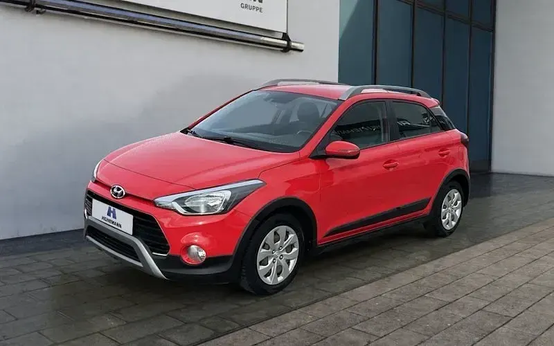 Gebraucht Hyundai i20 Active 101 PS (74 kW) 2019 Tomato red Kleinwagen