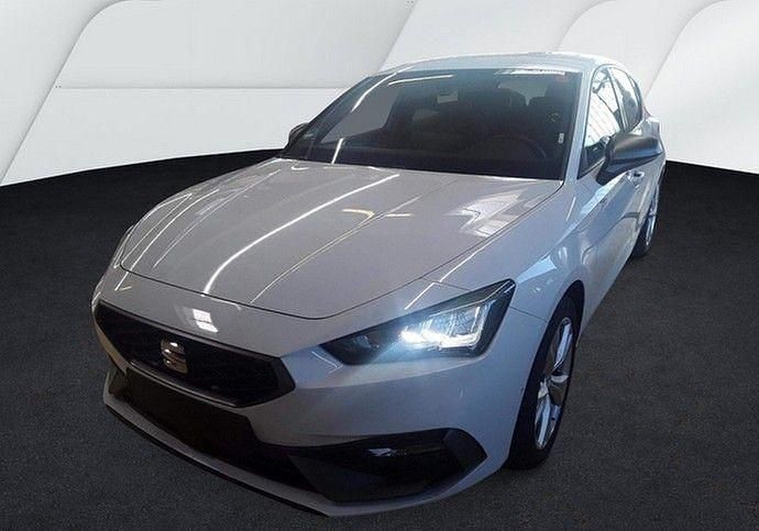 "nevada" weiss Gebraucht 2025 Seat Leon FR Limousine | 29.490 € (Fairer Preis) - Bild 1/2