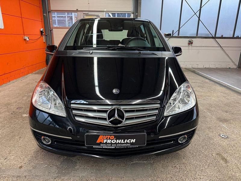 Gebraucht Mercedes A180 109 PS (80 kW) 2010 Schwarz Limousine
