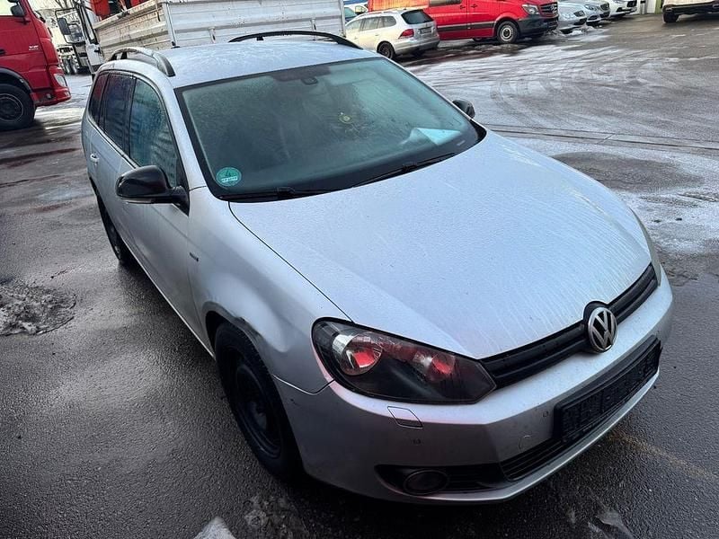 Gebraucht VW Golf VI Match 105 PS (77 kW) 2012 Silber Kleinwagen