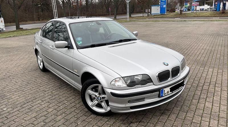 Silber Gebraucht 2001 BMW 320 Limousine | 2.290 € (Guter Preis) - Bild 1/4