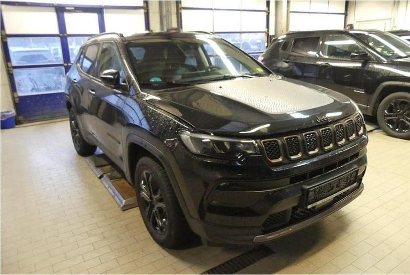 Solid black (ck) Gebraucht 2022 Jeep Compass SUV | 22.950 € (Superpreis) - Bild 1/4